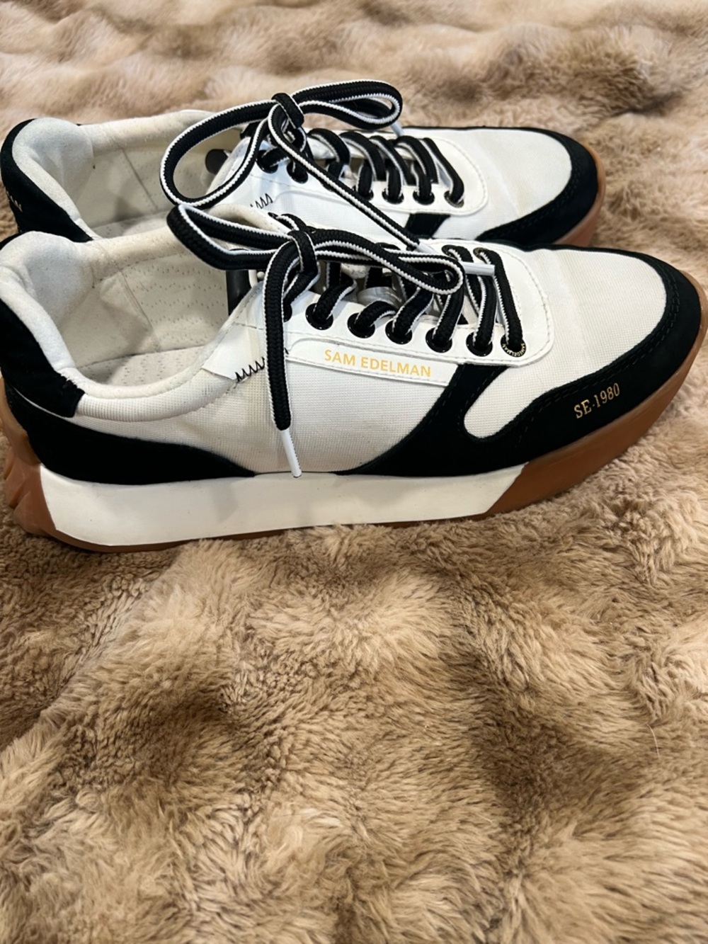 Sam Edelman White, Black & Gum Platform Low-Top Sneakers - Picture 2 of 6